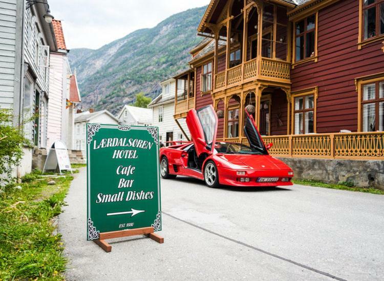 Laerdalsoren Motor Guesthouse Laerdalsoyri Ngoại thất bức ảnh