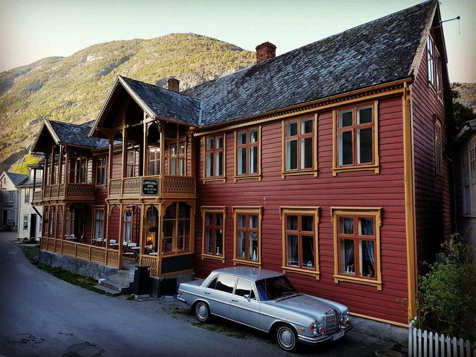 Laerdalsoren Motor Guesthouse Laerdalsoyri Ngoại thất bức ảnh