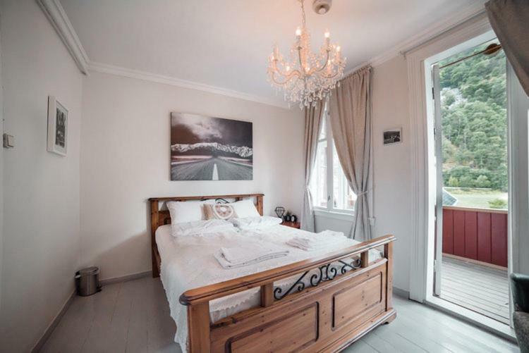 Laerdalsoren Motor Guesthouse Laerdalsoyri Ngoại thất bức ảnh