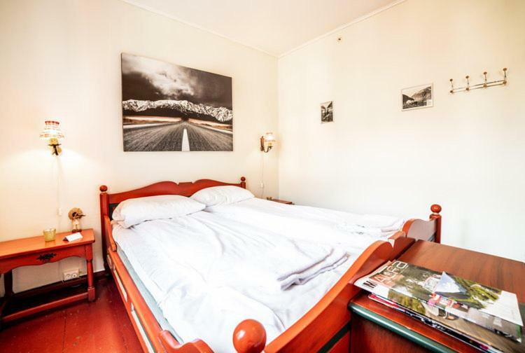 Laerdalsoren Motor Guesthouse Laerdalsoyri Ngoại thất bức ảnh